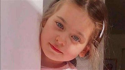 فتاة فقيرة تسأل الملياردير لماذا صورة أمي في قصرك